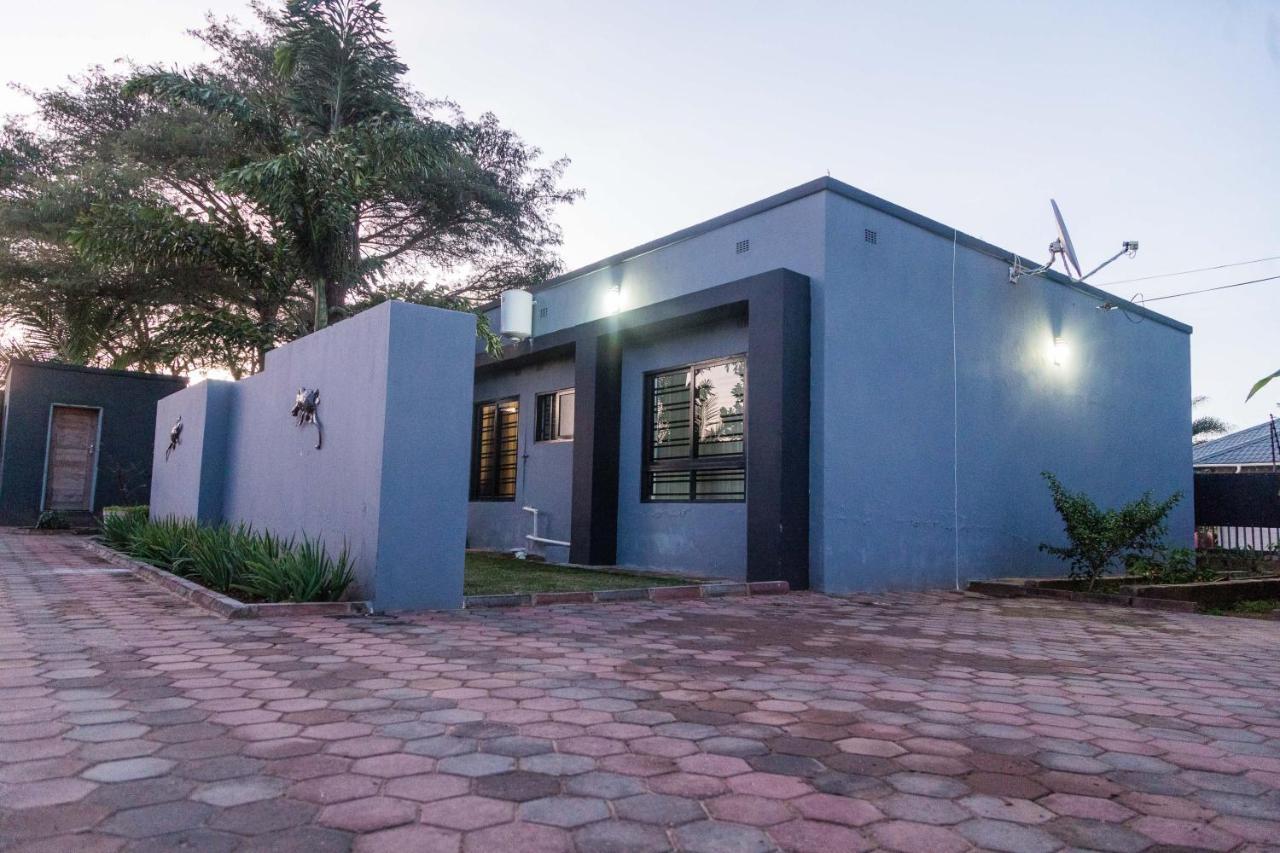Appartamento Blue Agave F1 Lusaka Esterno foto
