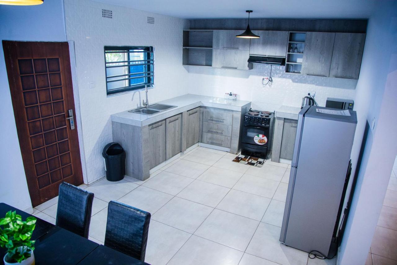Appartamento Blue Agave F1 Lusaka Esterno foto